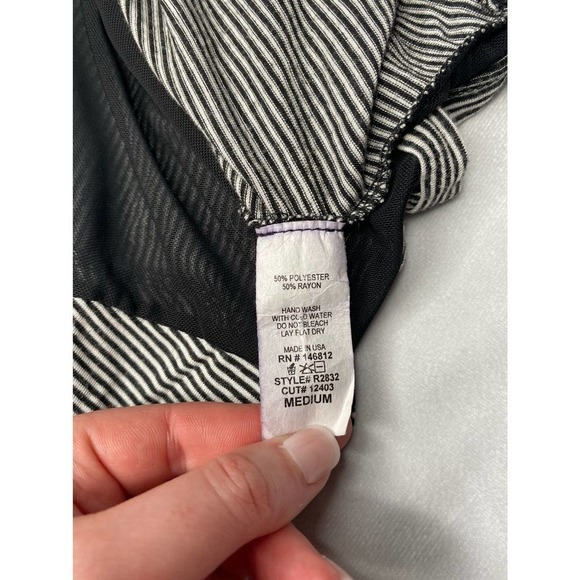 SILENCE + Noise Striped Cutout Choker Neck Crop Top Size Medium - Picture 4 of 5